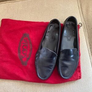 JP TOD’s Black Driving Loafer 7.5